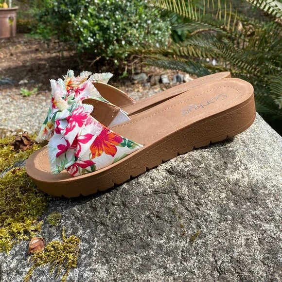 Corkys Spray Tan Sandals in White Floral Canvas - Picture 4 of 6